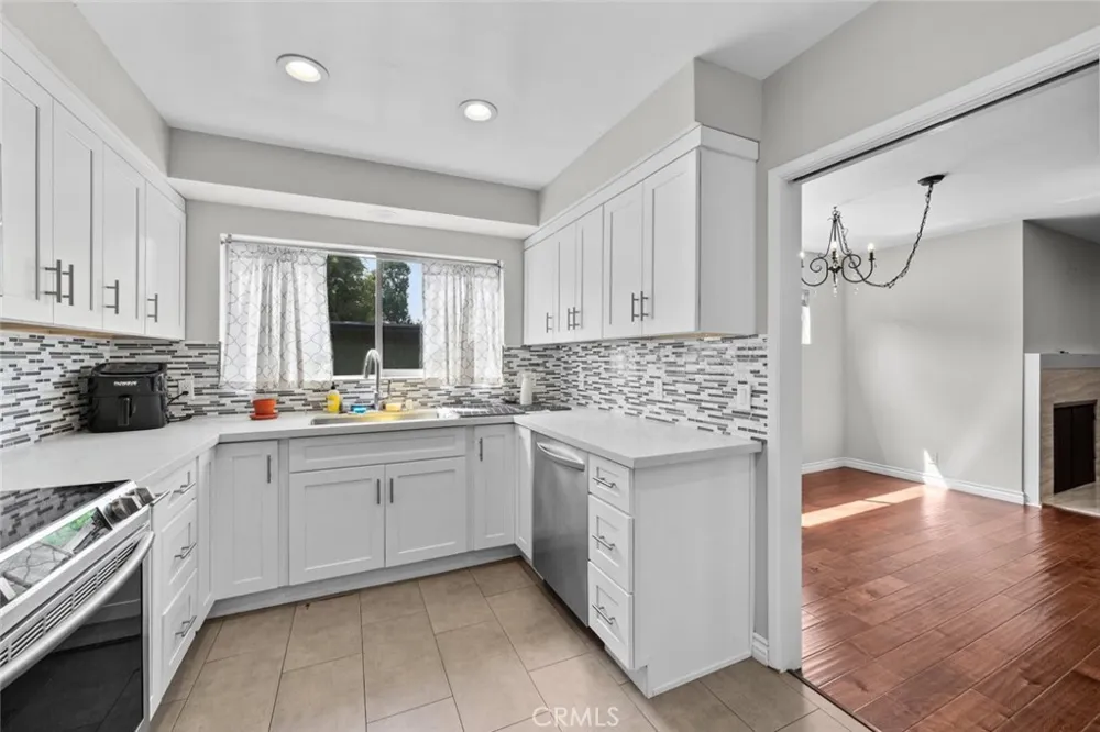 1209 S Orange Grove Avenue Pasadena, CA 91105