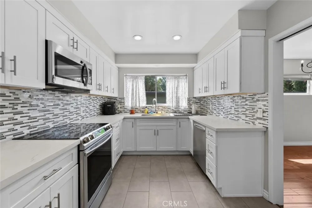 1209 S Orange Grove Avenue Pasadena, CA 91105
