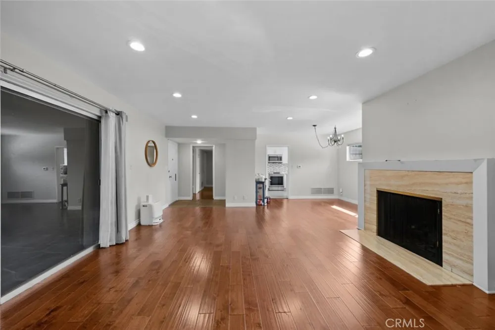 1209 S Orange Grove Avenue Pasadena, CA 91105