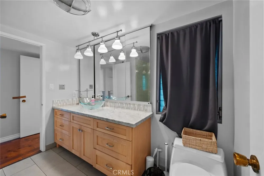 1209 S Orange Grove Avenue Pasadena, CA 91105