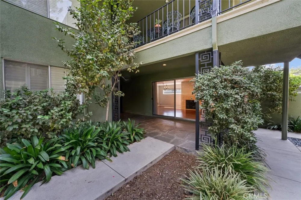 1209 S Orange Grove Avenue Pasadena, CA 91105