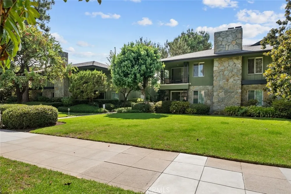 1209 S Orange Grove Avenue Pasadena, CA 91105
