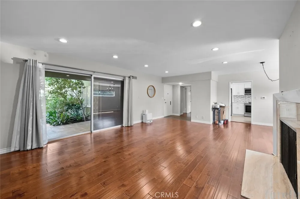 1209 S Orange Grove Avenue Pasadena, CA 91105