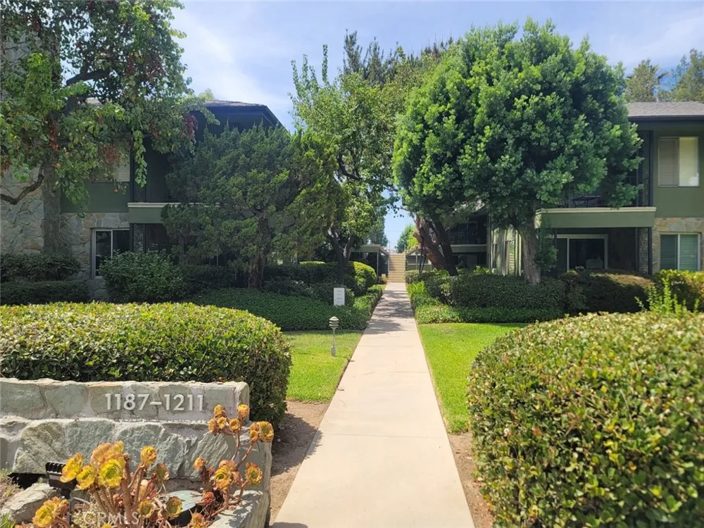 1209 S Orange Grove Avenue Pasadena, CA 91105
