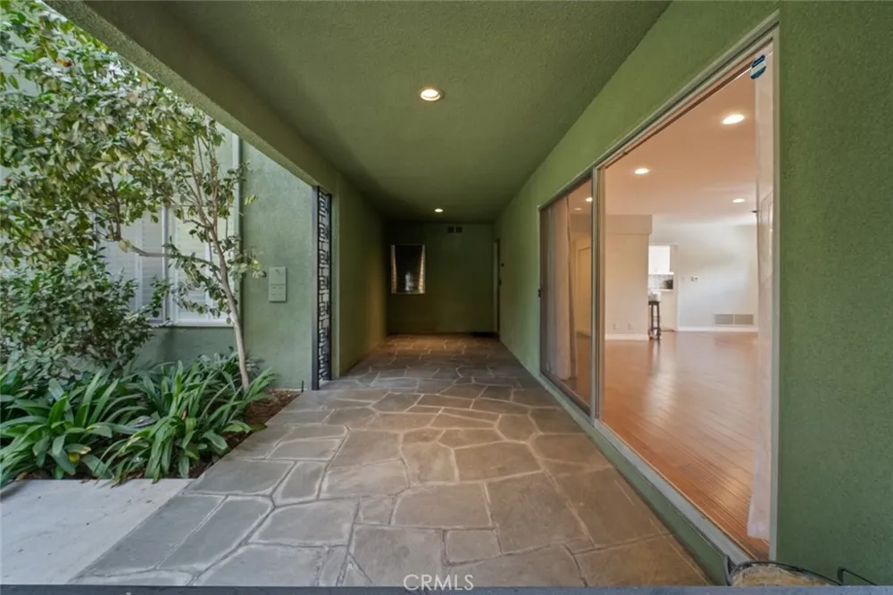 1209 S Orange Grove Avenue Pasadena, CA 91105