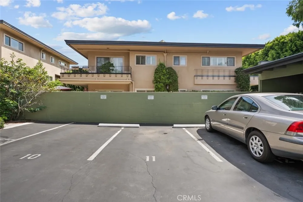 1209 S Orange Grove Avenue Pasadena, CA 91105