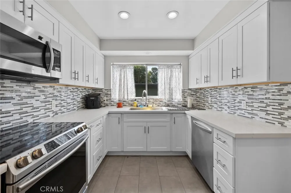 1209 S Orange Grove Avenue Pasadena, CA 91105