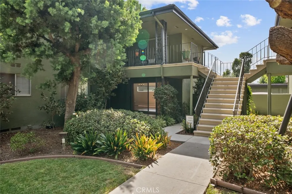 1209 S Orange Grove Avenue Pasadena, CA 91105