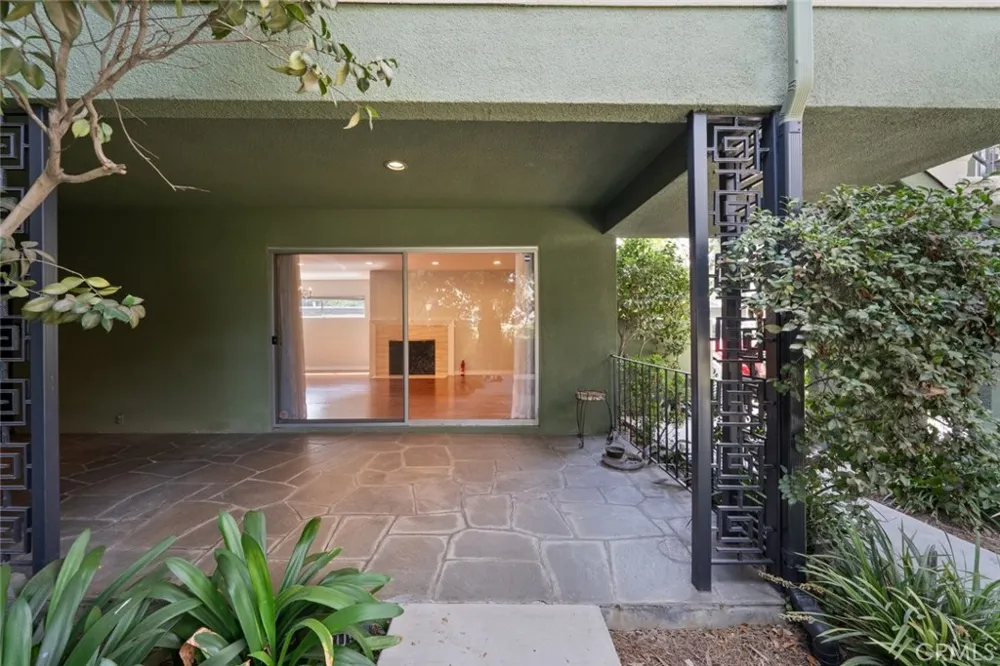 1209 S Orange Grove Avenue Pasadena, CA 91105