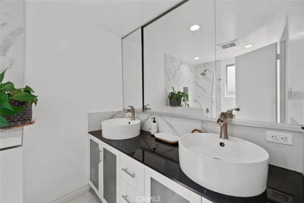 1209 S Orange Grove Avenue Pasadena, CA 91105