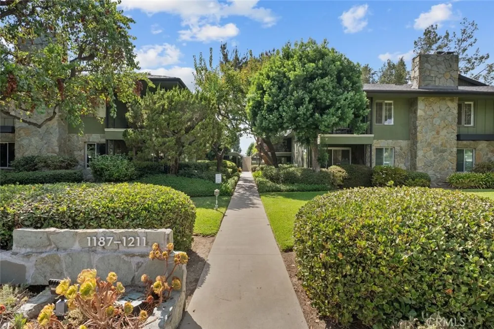 1209 S Orange Grove Avenue Pasadena, CA 91105