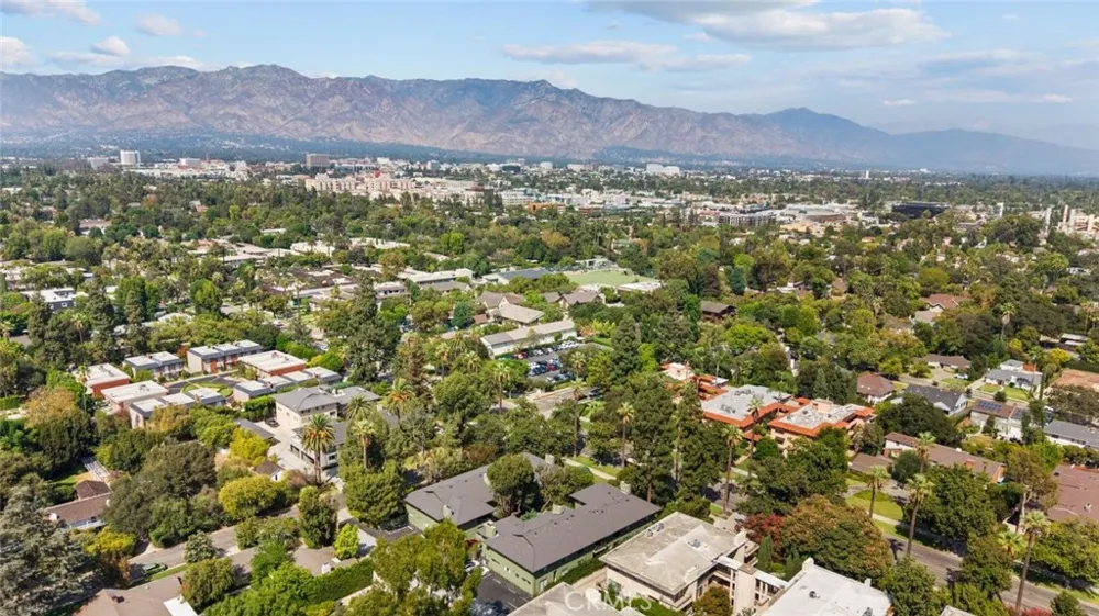 1209 S Orange Grove Avenue Pasadena, CA 91105
