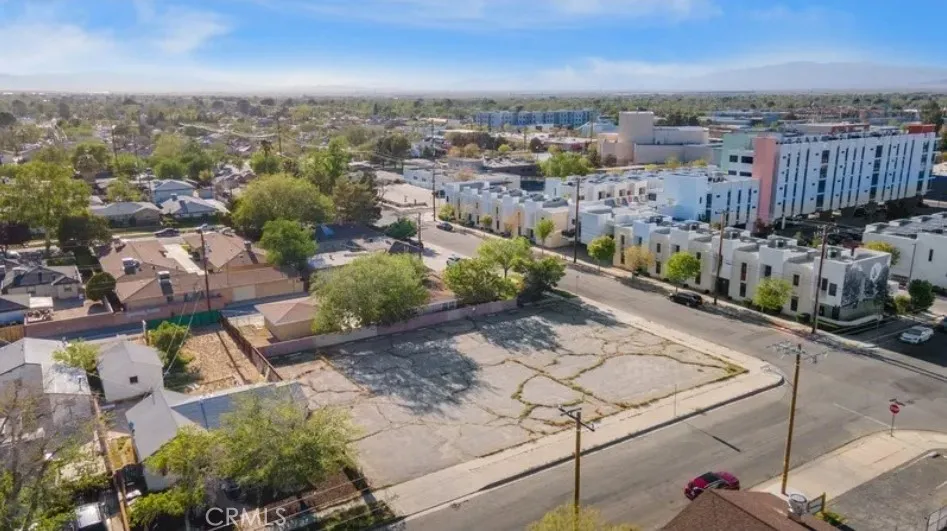 706 W Milling St Lancaster, CA 93534