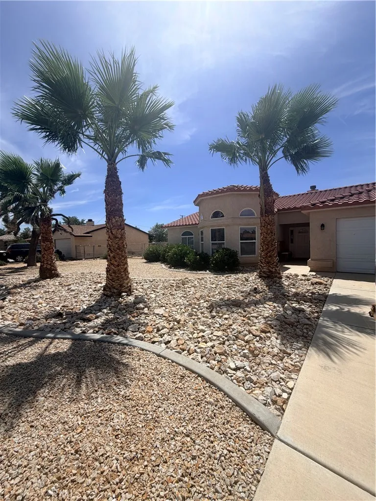 13240 Skiomah Apple Valley, CA 92308