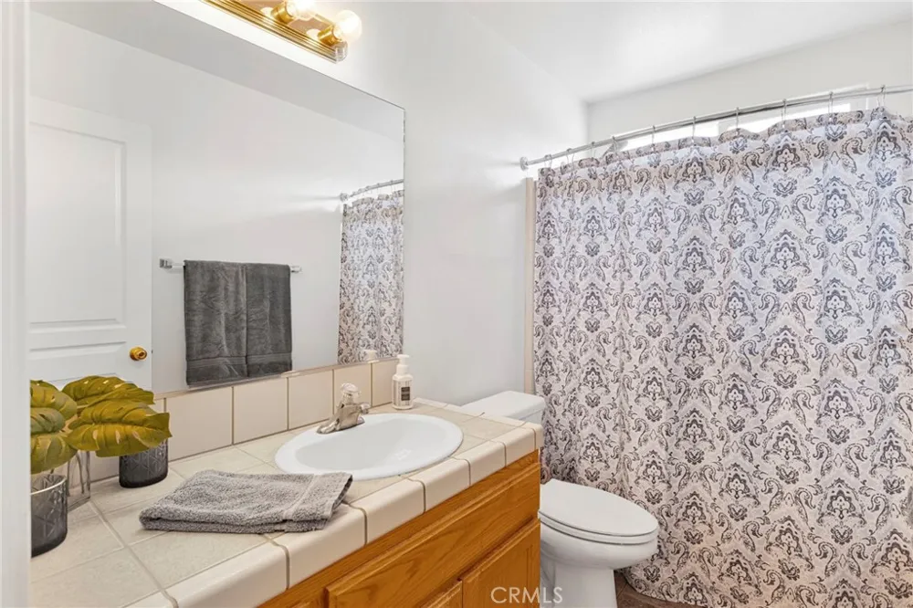 13240 Skiomah Apple Valley, CA 92308