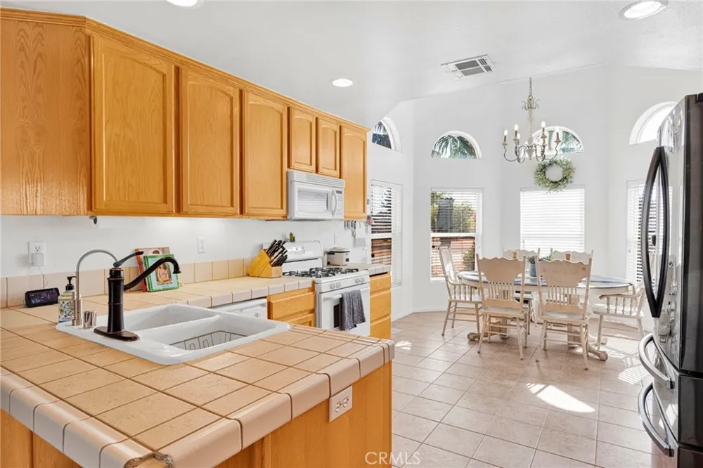 13240 Skiomah Apple Valley, CA 92308