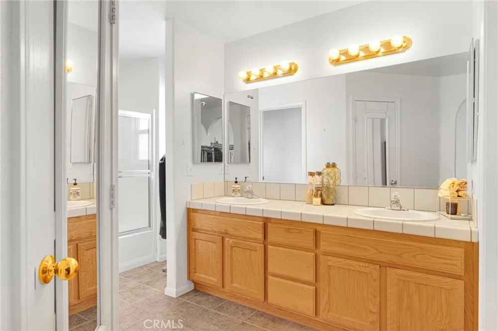 13240 Skiomah Apple Valley, CA 92308