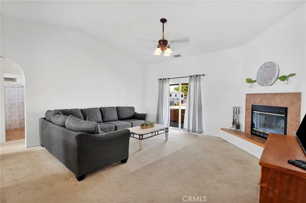 13240 Skiomah Apple Valley, CA 92308