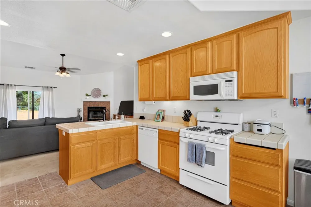 13240 Skiomah Apple Valley, CA 92308