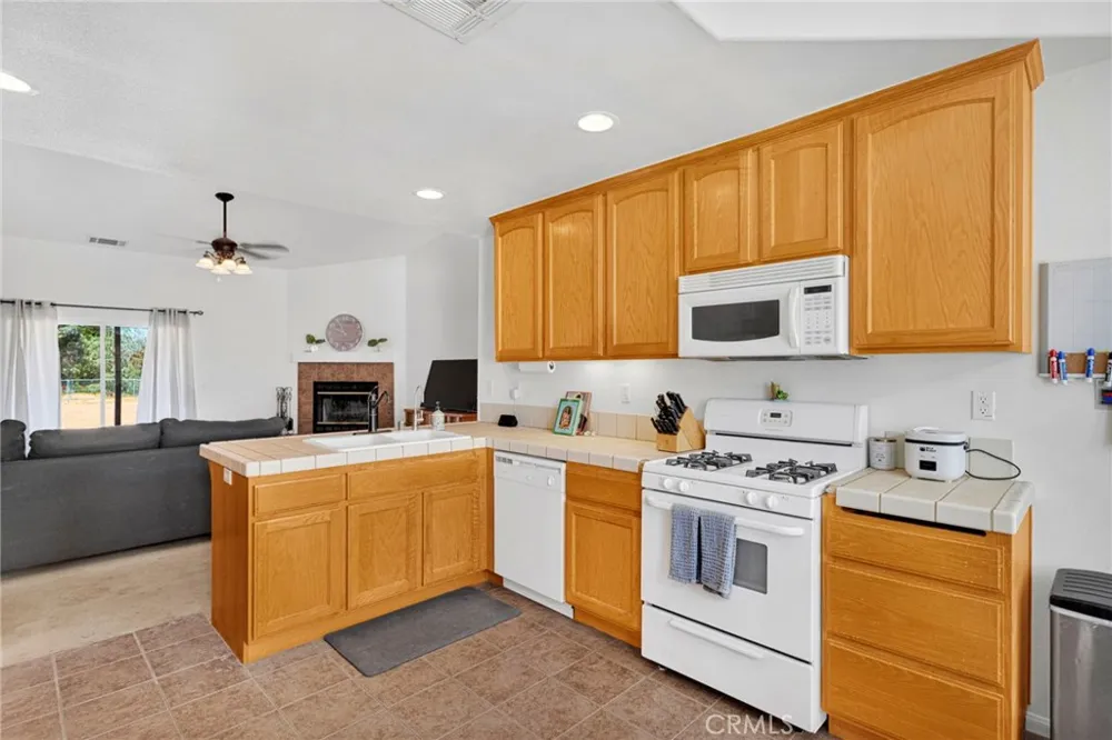13240 Skiomah Apple Valley, CA 92308