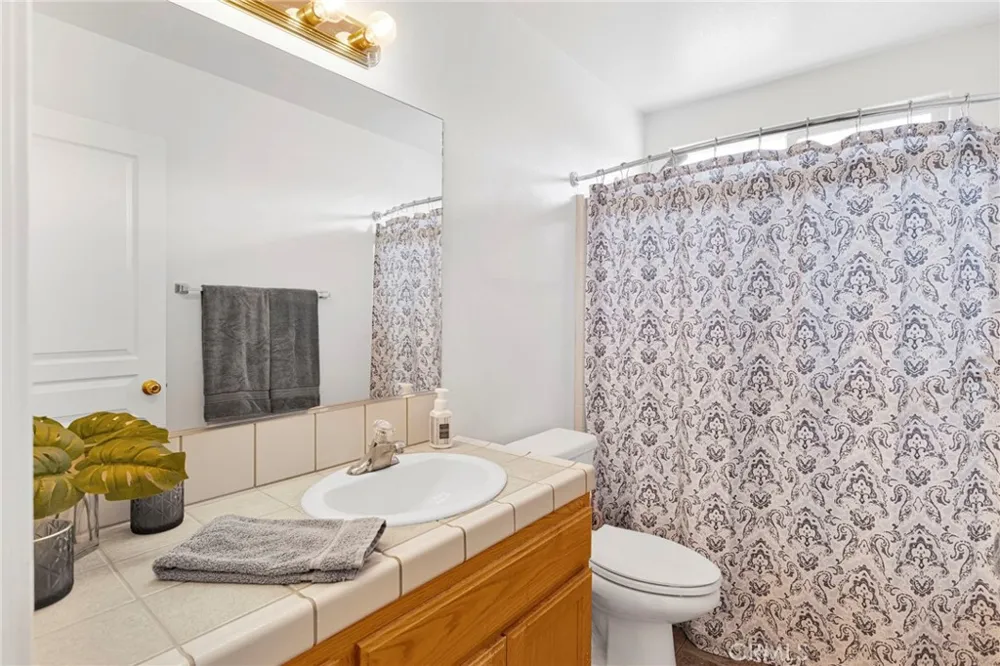 13240 Skiomah Apple Valley, CA 92308