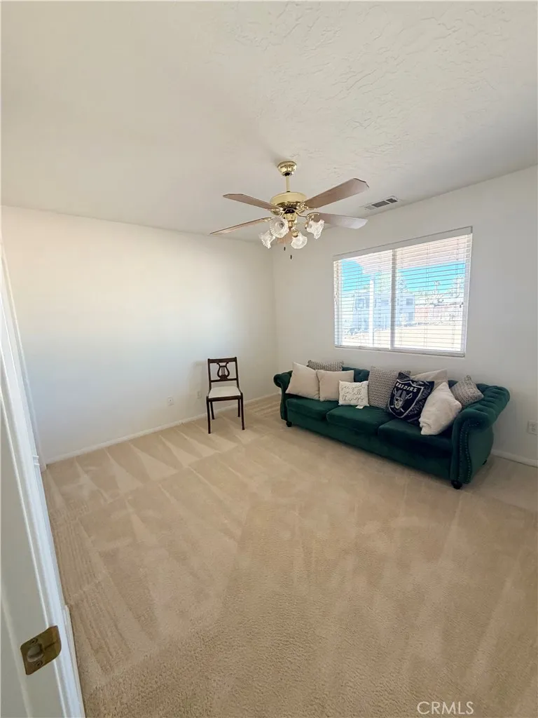 13240 Skiomah Apple Valley, CA 92308