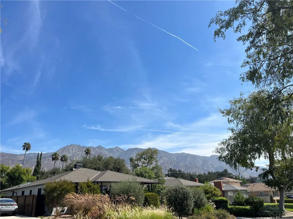 2440 Queensberry Road Pasadena, CA 91104