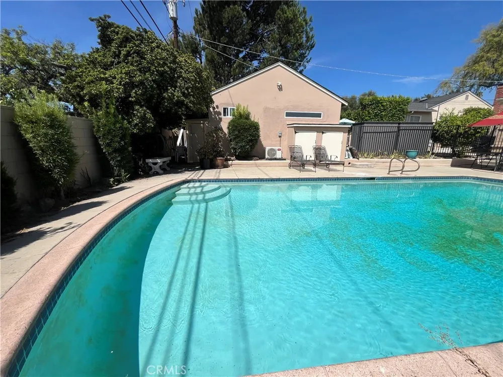 2440 Queensberry Road Pasadena, CA 91104