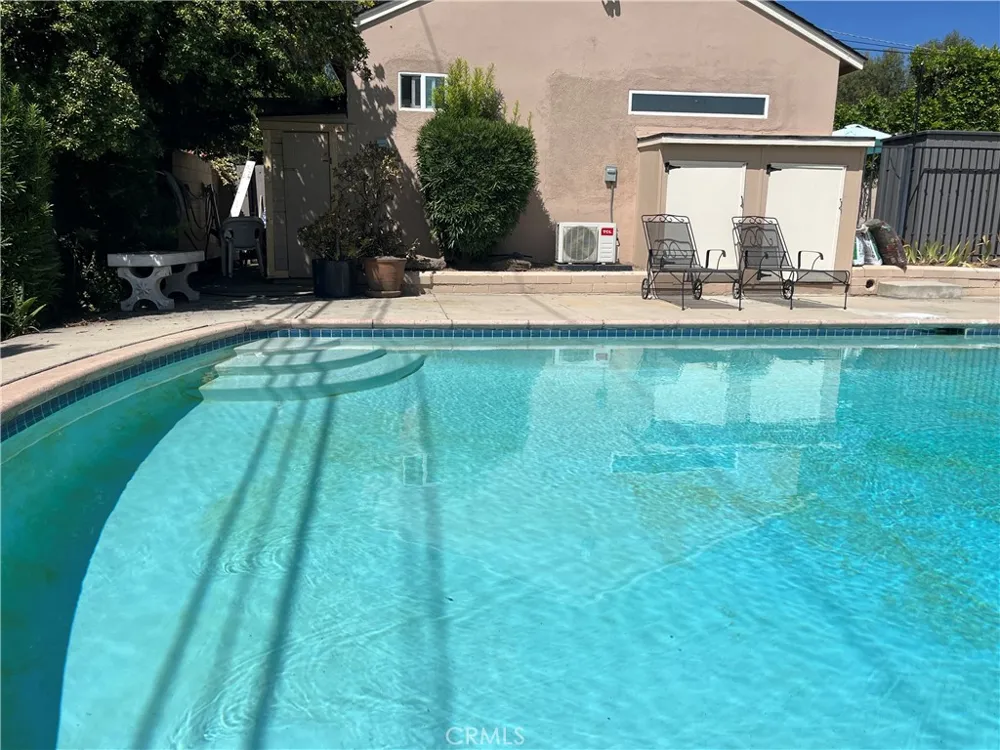 2440 Queensberry Road Pasadena, CA 91104