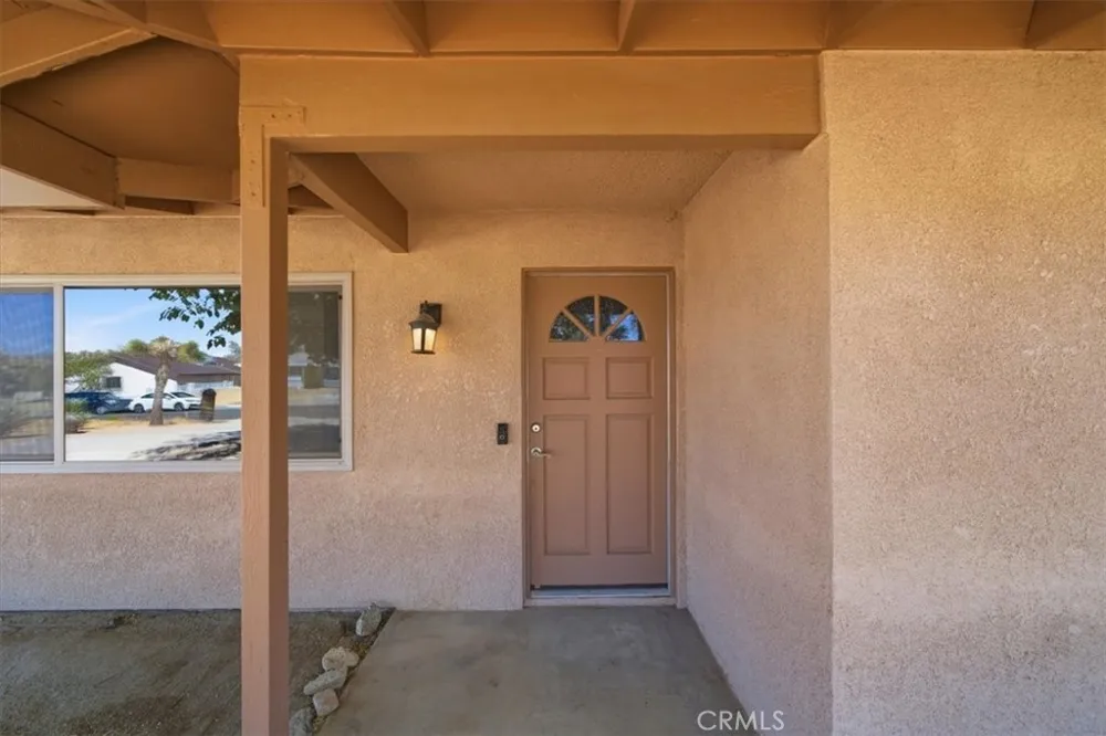 7363 Hermosa Yucca Valley, CA 92284