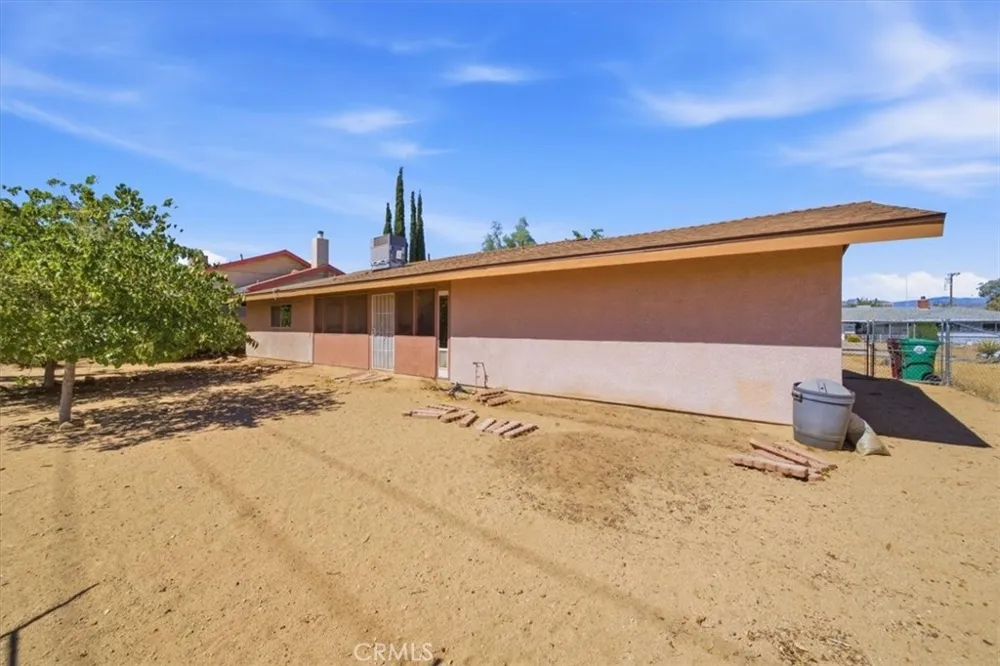 7363 Hermosa Yucca Valley, CA 92284
