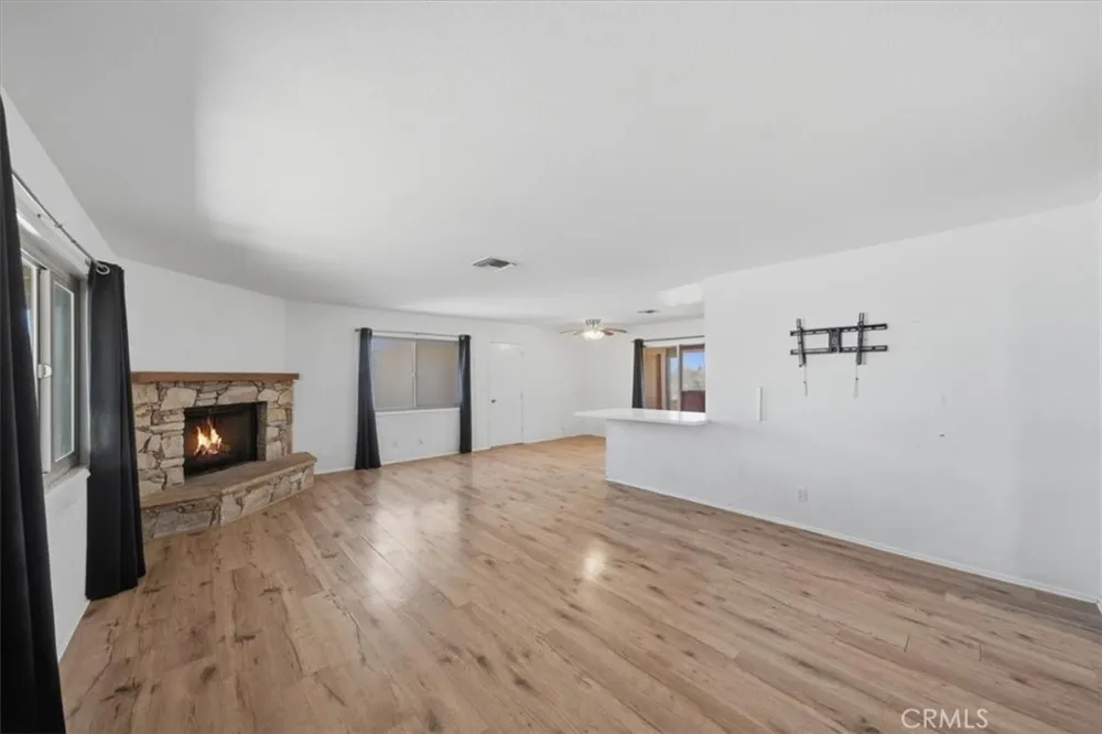 7363 Hermosa Yucca Valley, CA 92284