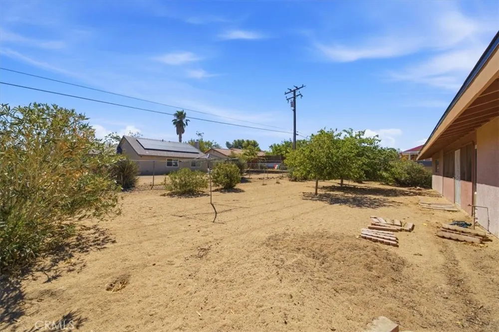 7363 Hermosa Yucca Valley, CA 92284