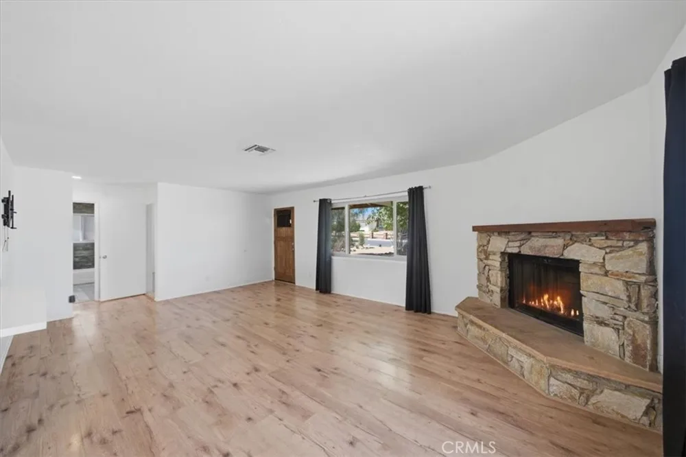 7363 Hermosa Yucca Valley, CA 92284