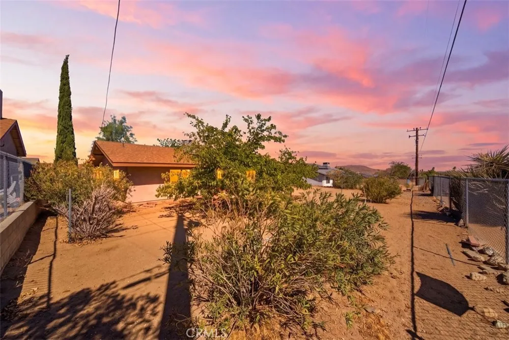 7363 Hermosa Yucca Valley, CA 92284