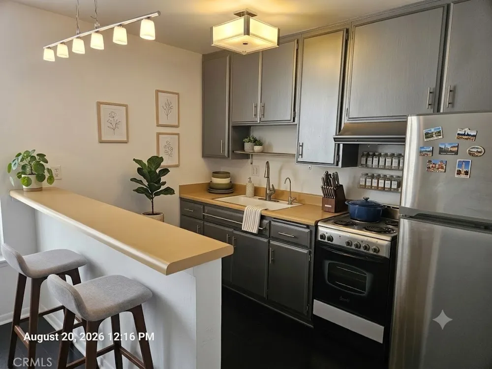 11645 Montana Avenue #110 Los Angeles, CA 90049