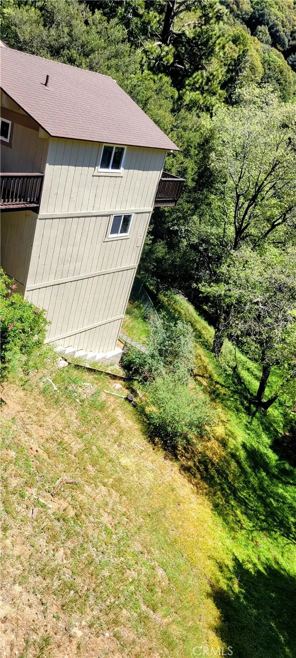 389 Dorn Crestline, CA 92325