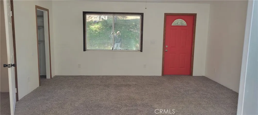 389 Dorn Crestline, CA 92325