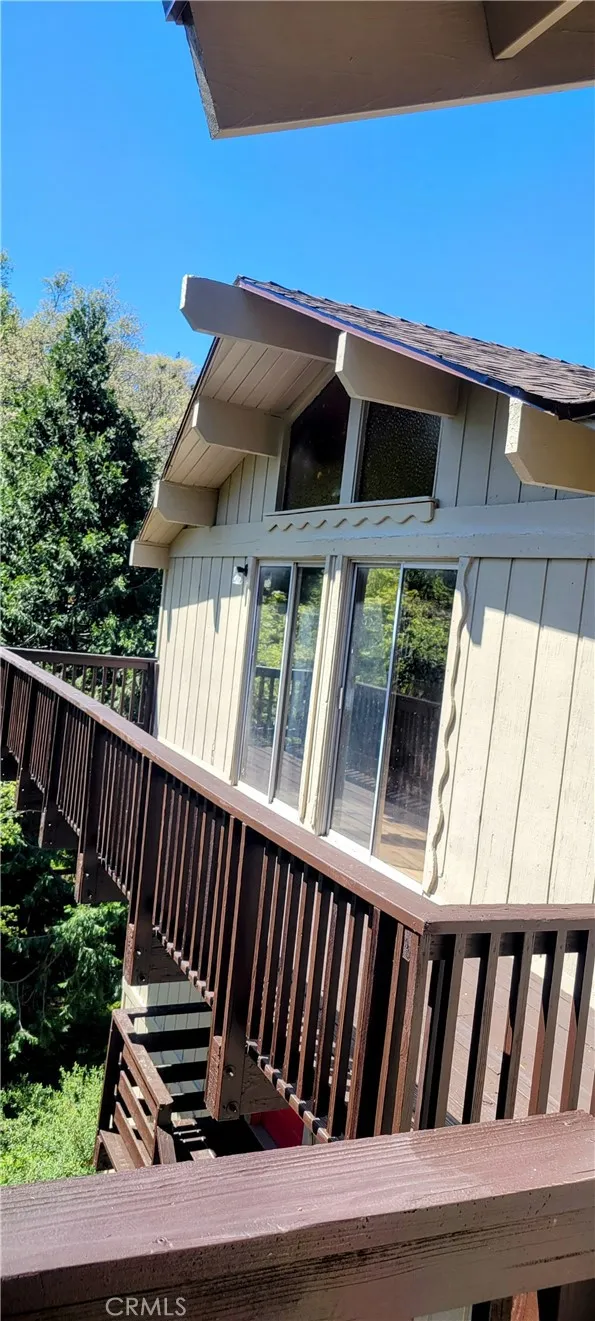 389 Dorn Crestline, CA 92325