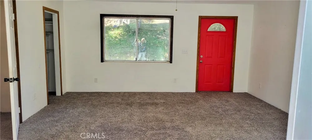 389 Dorn Crestline, CA 92325