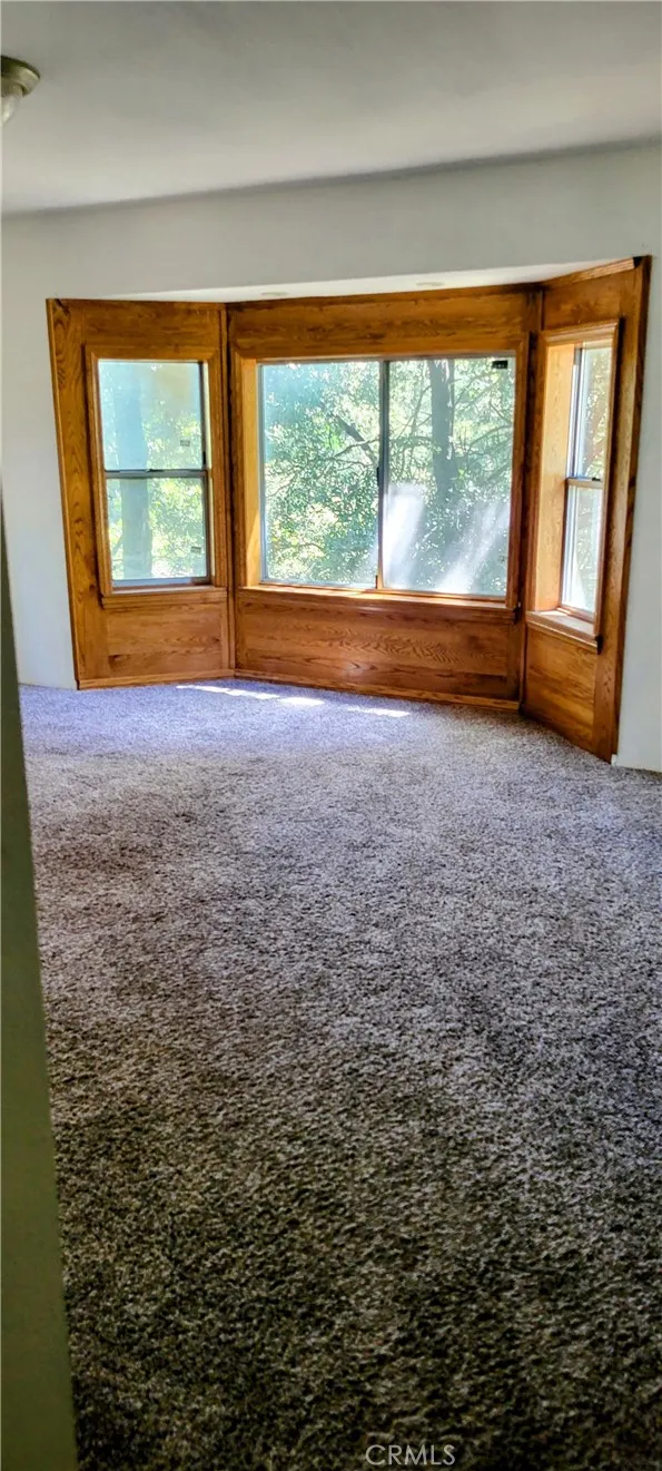389 Dorn Crestline, CA 92325
