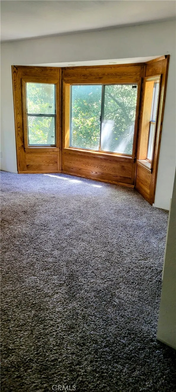 389 Dorn Crestline, CA 92325