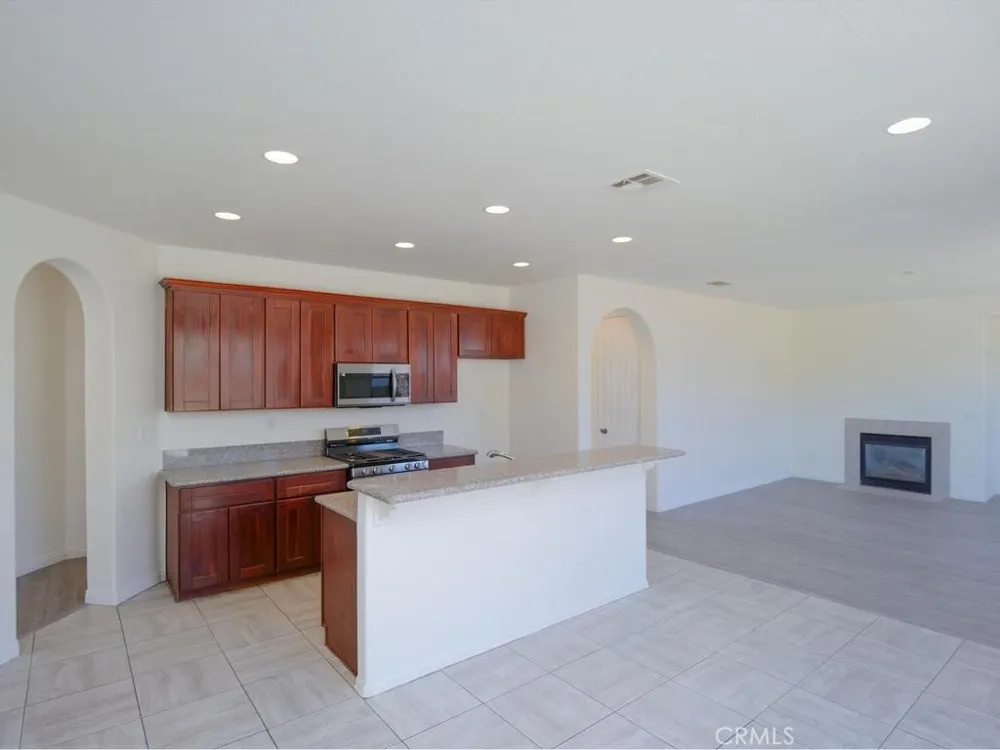 15246 Diamond Road Victorville, CA 92394