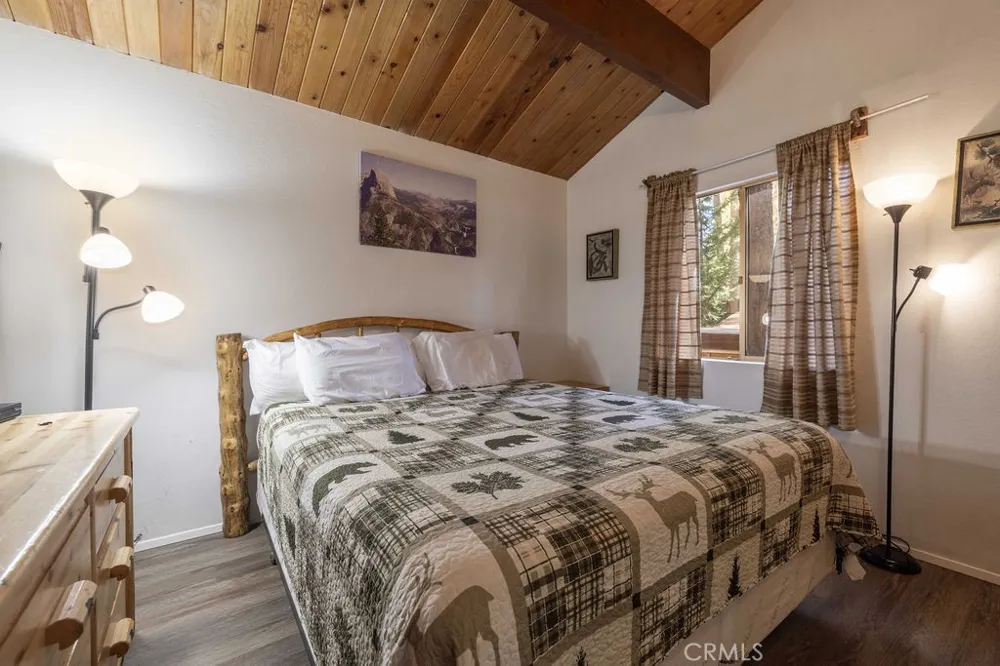 926 Robinhood Big Bear City, CA 92314