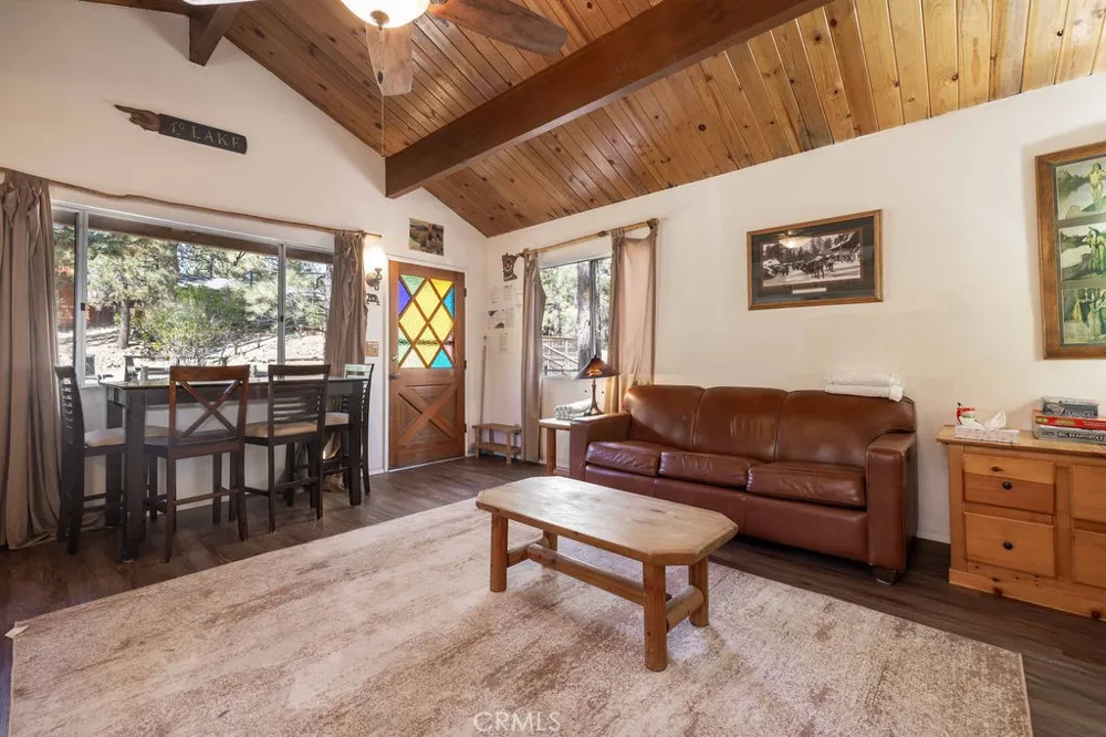 926 Robinhood Big Bear City, CA 92314