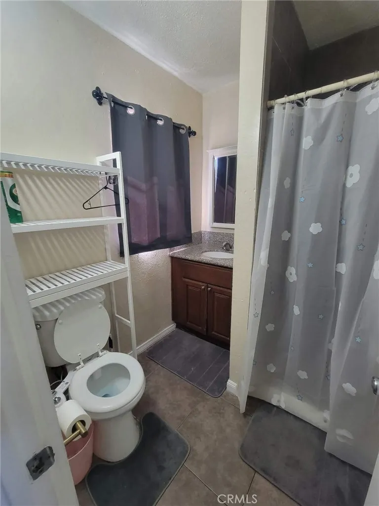 643 E 7th Upland, CA 91786