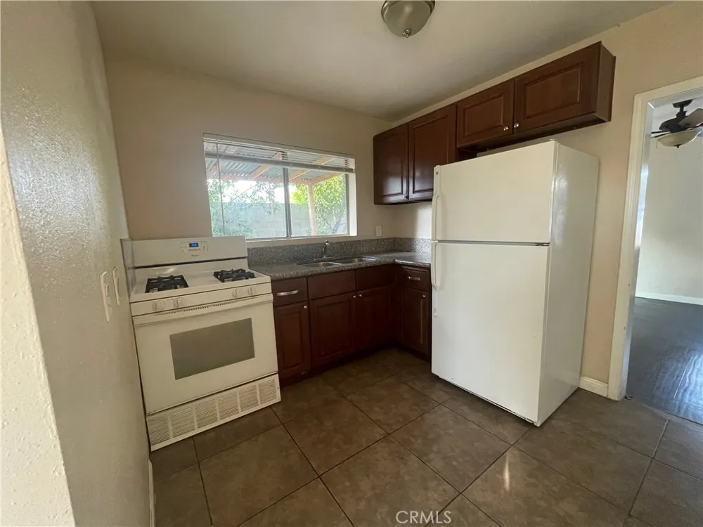 643 E 7th Upland, CA 91786