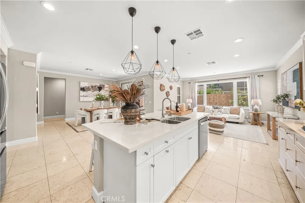 4883 S Bountiful Ontario, CA 91762