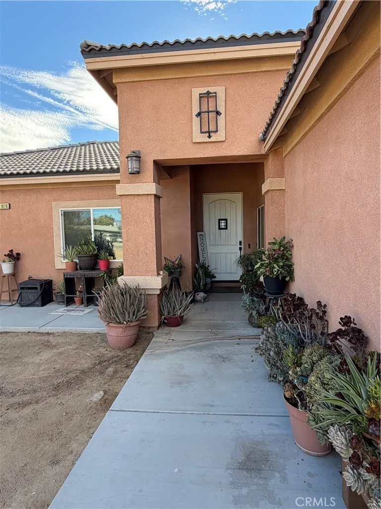 11078 Redwood Avenue Hesperia, CA 92345