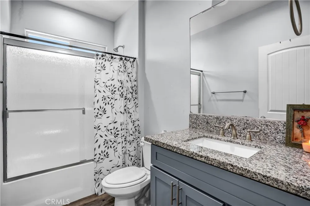 11078 Redwood Avenue Hesperia, CA 92345